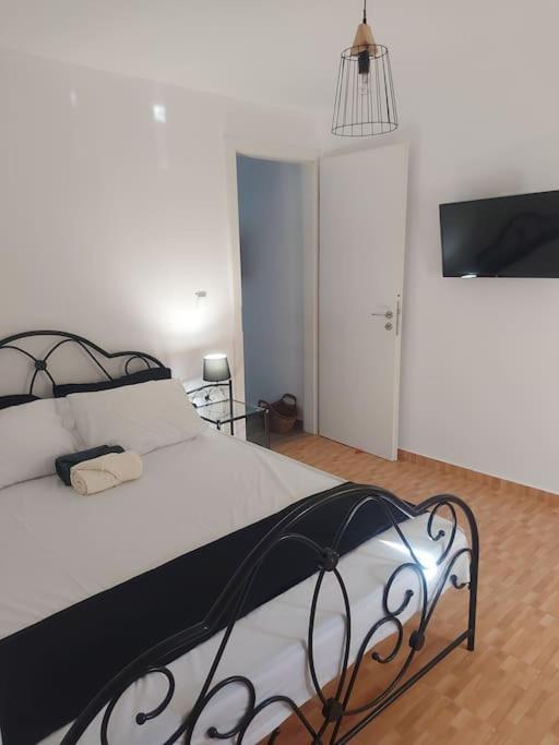 Houlia Home Διαμέρισμα Με Δωρεάν Χώρο Στάθμευσης Steniaí Екстериор снимка