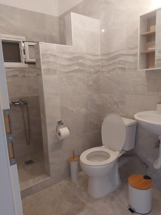 Houlia Home Διαμέρισμα Με Δωρεάν Χώρο Στάθμευσης Steniaí Екстериор снимка