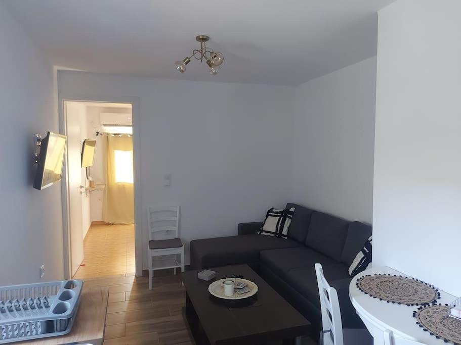 Houlia Home Διαμέρισμα Με Δωρεάν Χώρο Στάθμευσης Steniaí Екстериор снимка